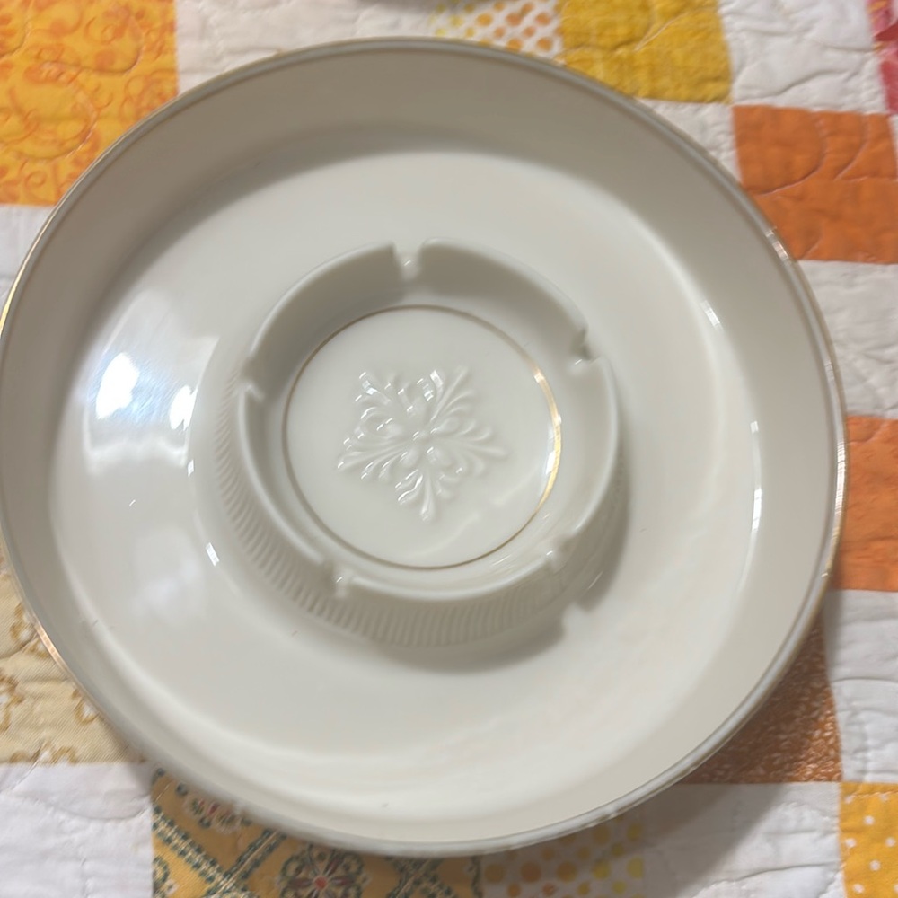 Lenox Porcelain and Gold Ashtray - Stratford